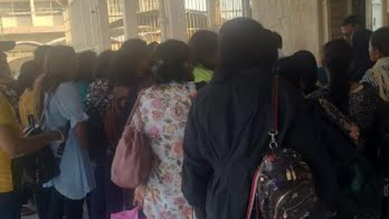 තවත් ශ්‍රී ලාංකිකයින් පිරිසක් දිවයිනට