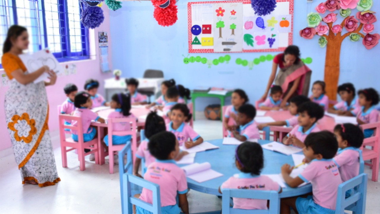 පෙර පාසල් දරුවන් අනතුරක