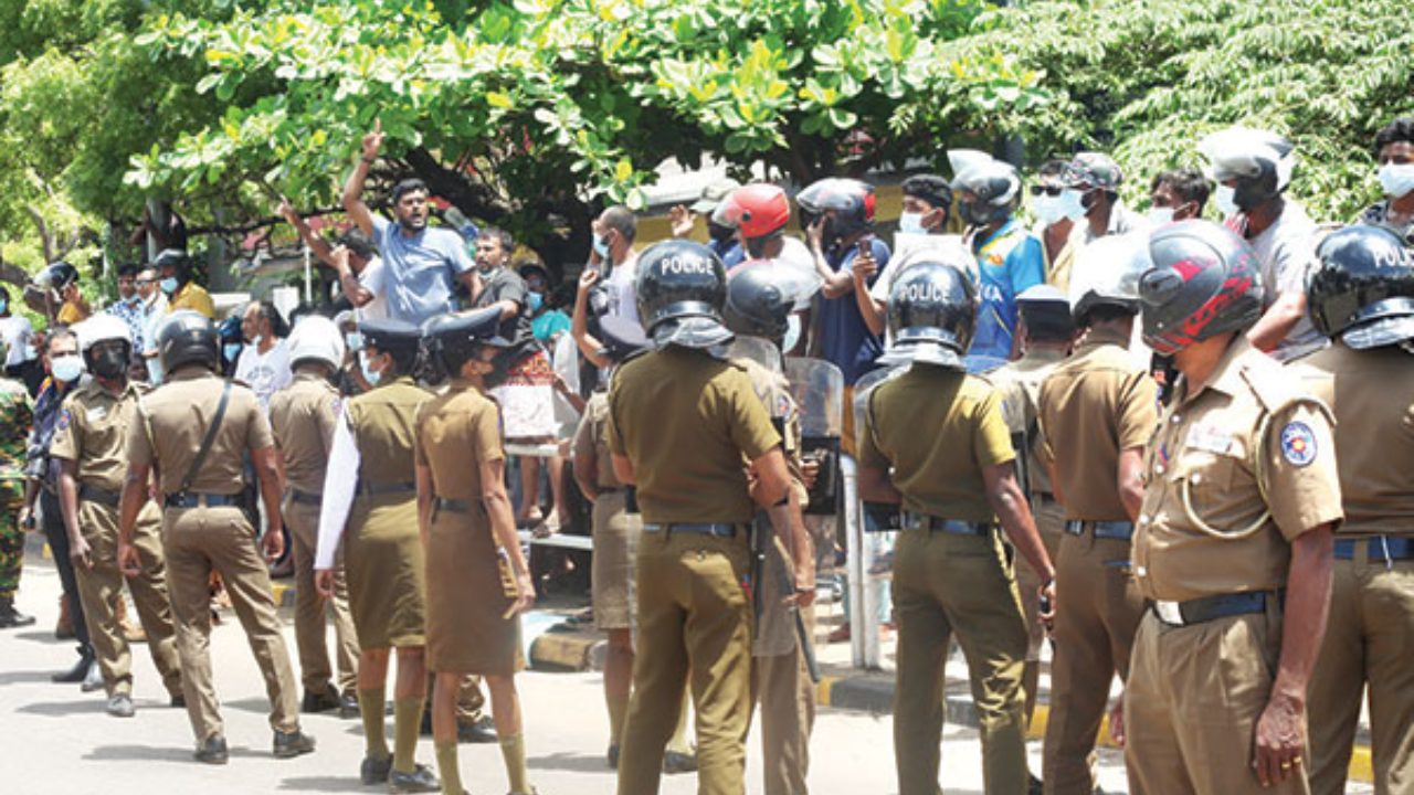 කළුතරට කැරලි මර්දන කණ්ඩායම් කැඳවයි