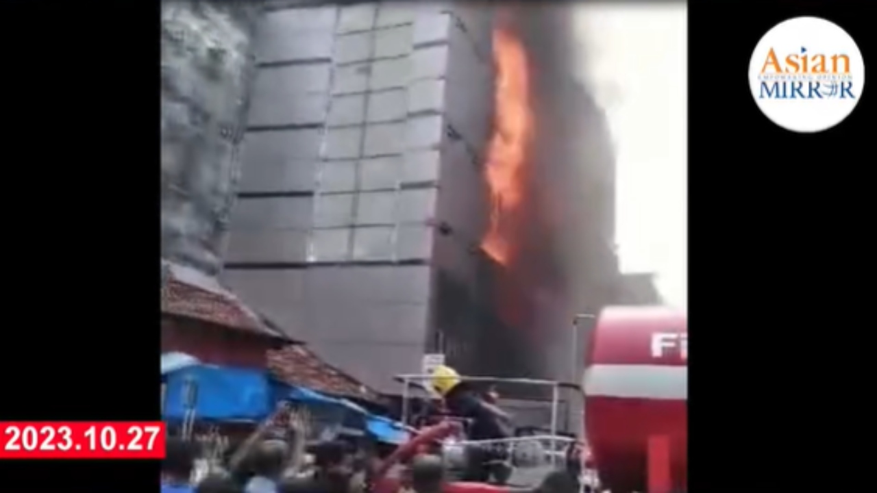 පිටකොටුව ගින්නෙන් 15ක් රෝහලට