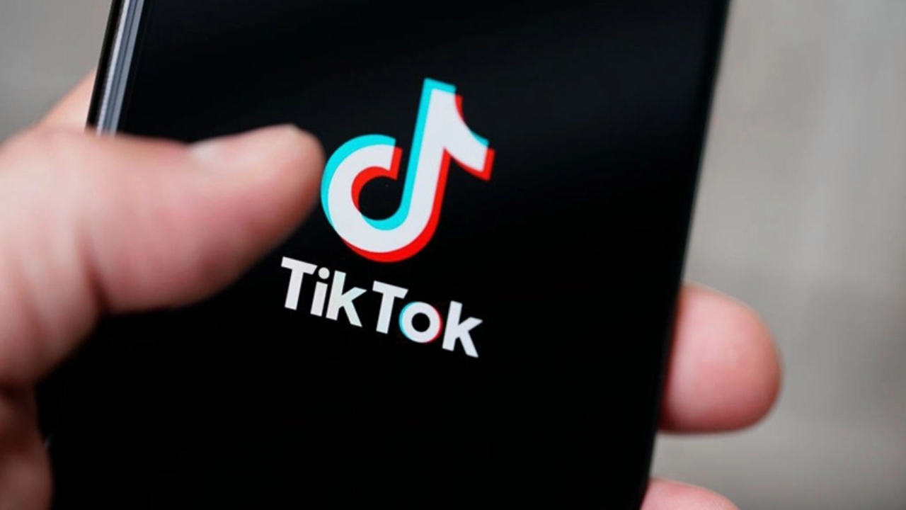 TikTok වීඩියෝවක් සඳහා ජීවිතයෙන් වන්දි ගෙවූ පාසල් සිසුන්