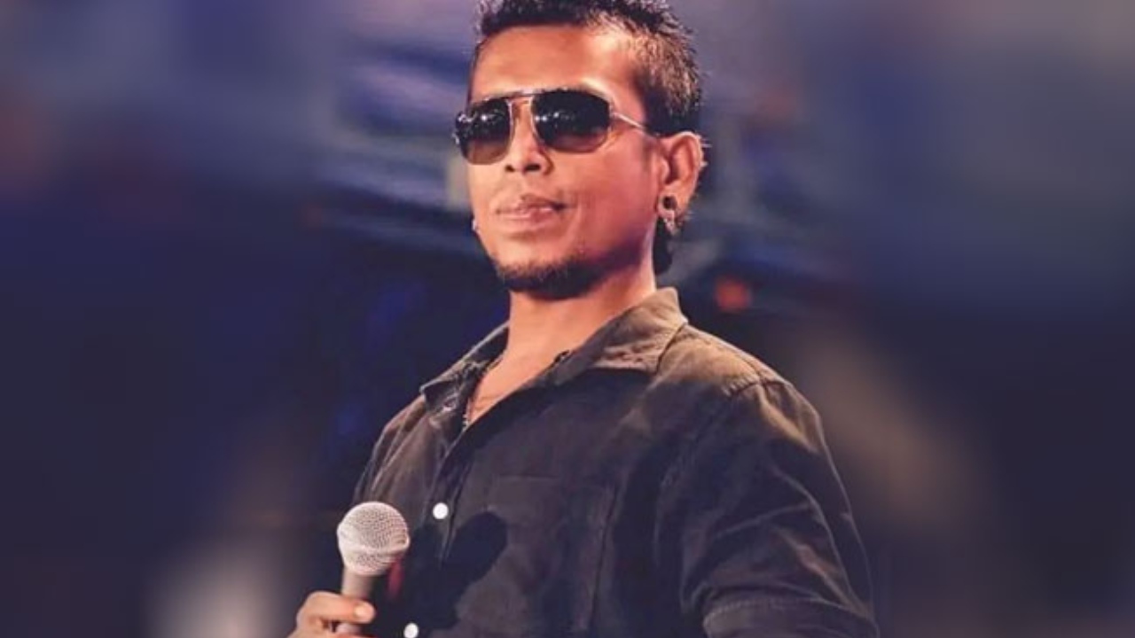 කලාකරුවන් රටට කියන්නේ සමගි වෙන්න කියලා. ඇයි මෙහෙම කුළල් කා ගන්නේ? – චාමර වීරසිංහ