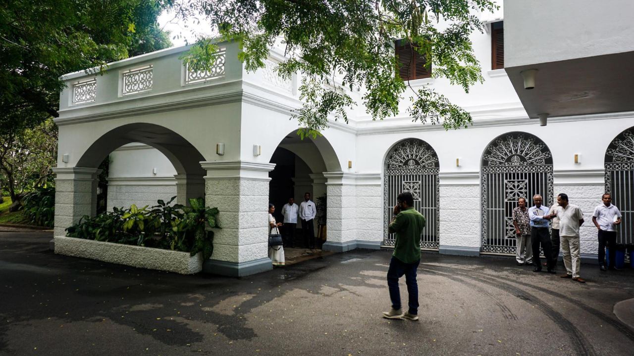 අරලියගහ මැදුරේ විශාල සාදයක් – සතුට සමරන්න මැති ඇමතිවරු රැසක්