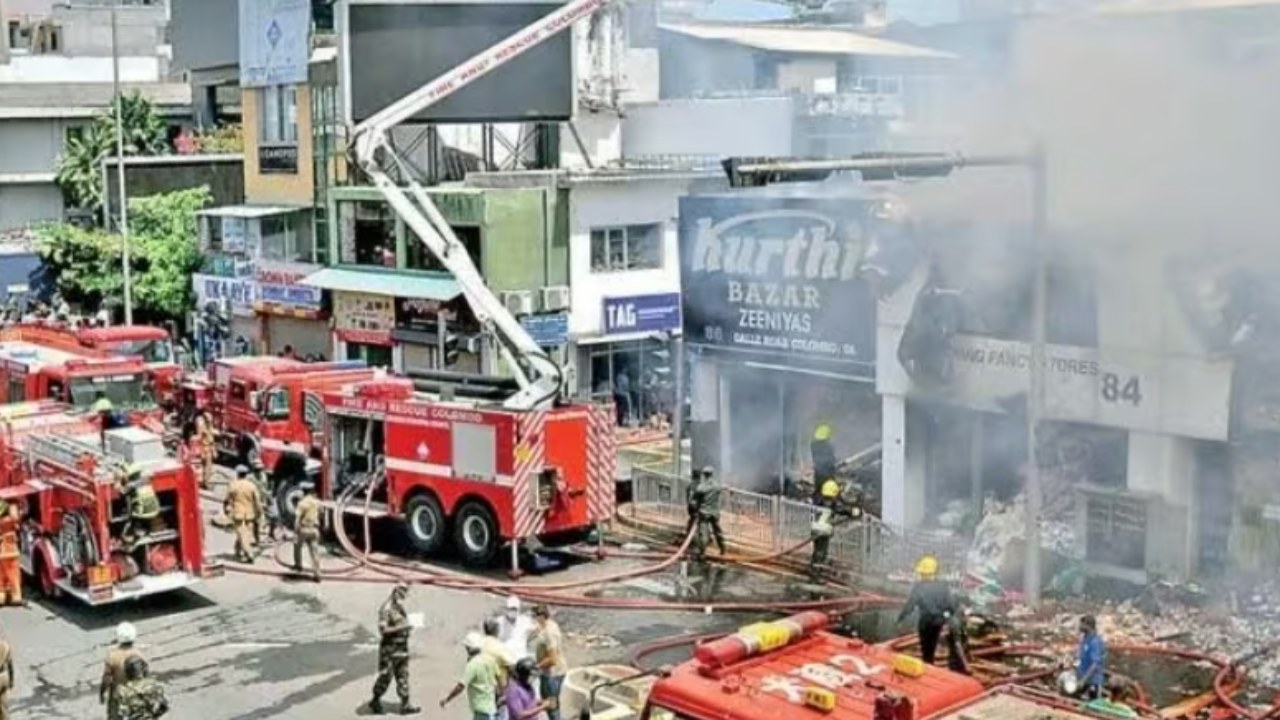 ආමර්වීදියේ ගොඩනැගිල්ලක ගින්නක්