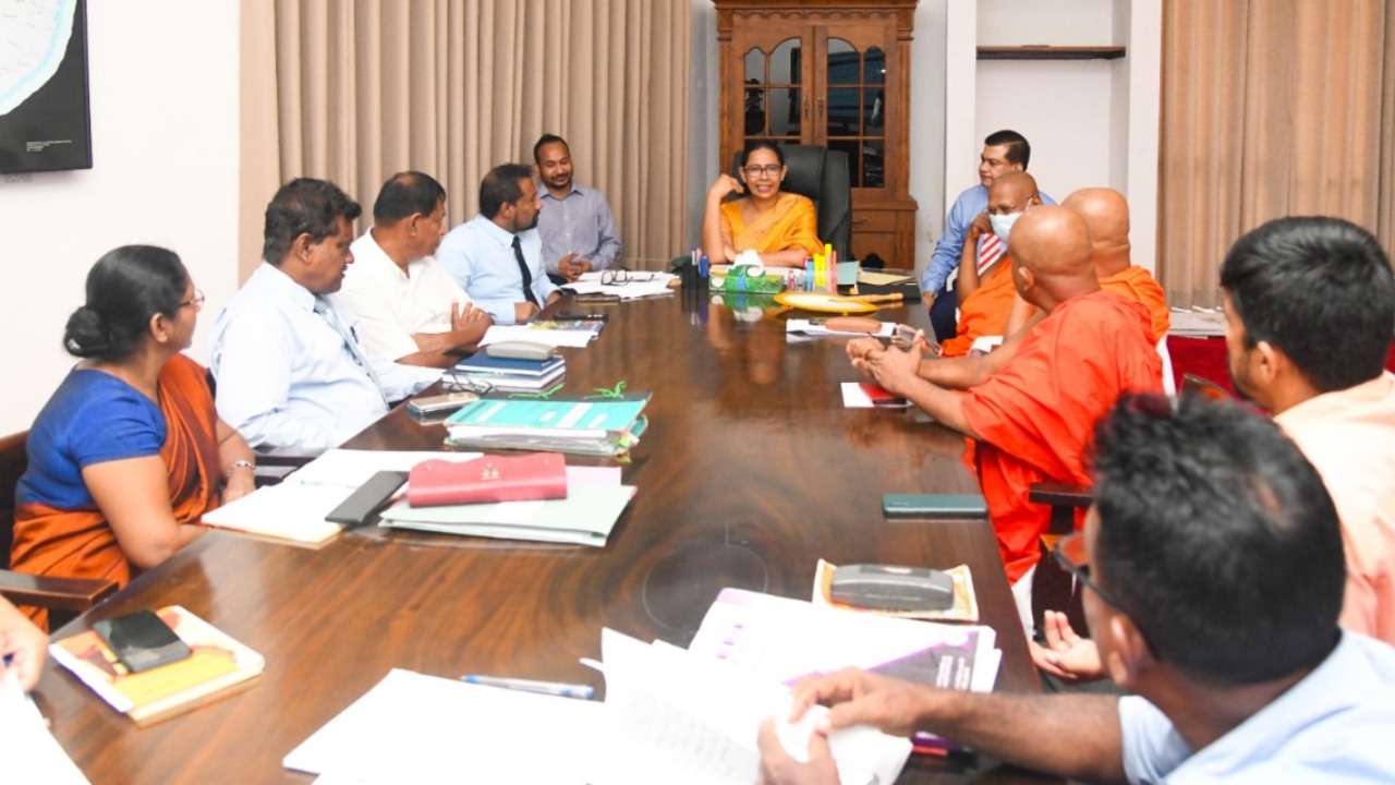 නිල්වලා ගඟ හරස් කොට ඉදිකර ඇති ලවණ බාධකය සම්බන්ධ ගැටළුව කැබිනට් මණ්ඩලයට