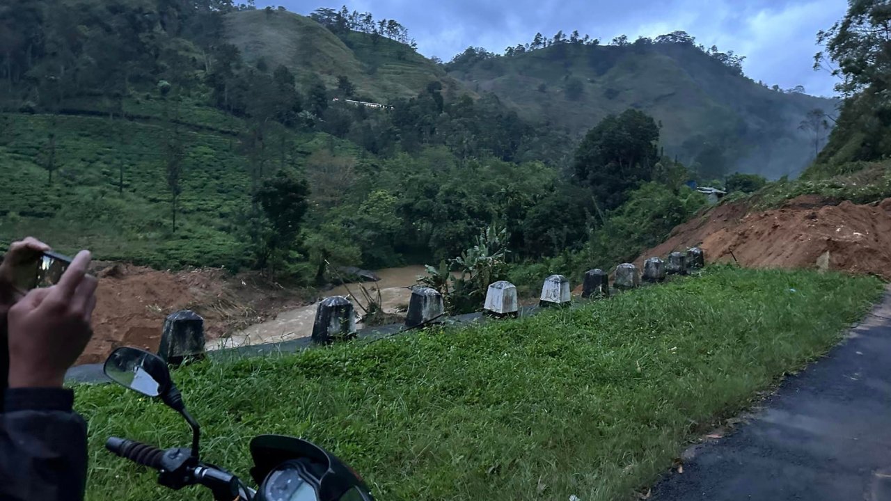 නායගිය බදුල්ල – බණ්ඩාරවෙල මාර්ගයේ ගමනාගමනයට බාධා