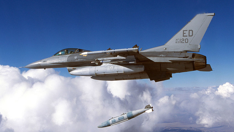 යුක්‍රේනයට F-16 නියමුවන් මදි – ඇමරිකාව​