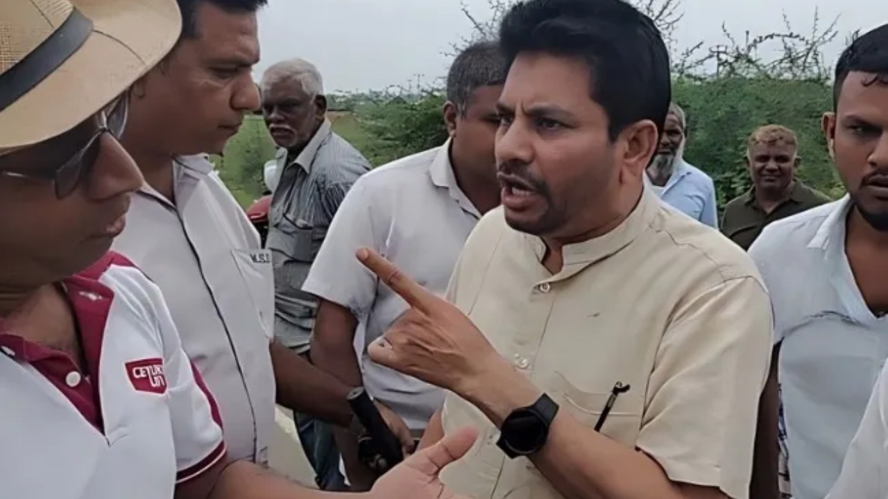 ජනතා නියෝජිතයෙක්ගෙන් ජනතා සේවකයෙක්ට තගක්