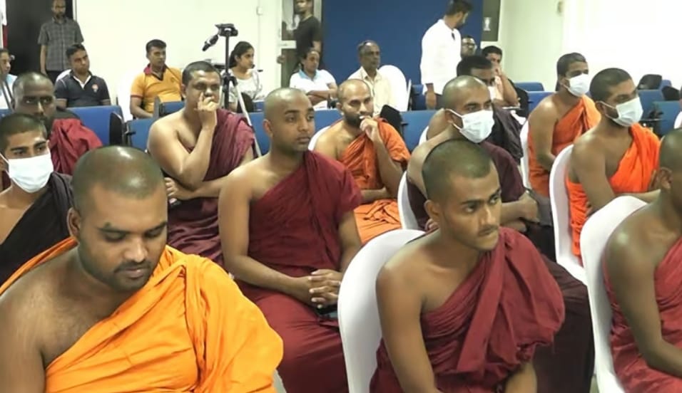 රට ගොඩ නගන්න භික්ෂු කතිකාවතක්