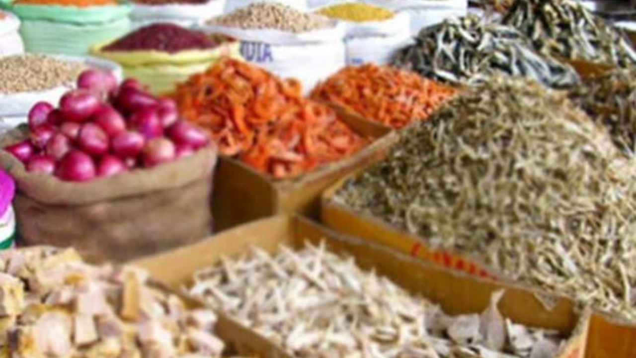 අත්‍යවශ්‍ය භාණ්ඩ මිල පහළට