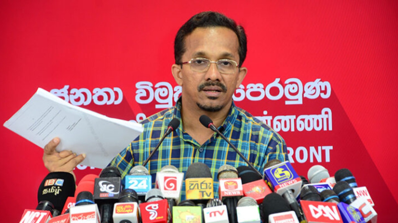 “අනුර ජනාධිපති වුන ගමන් පාර්ලිමේන්තුව විසුරුවනවා – භාරකාර ආණ්ඩුව ගෙනියන්නේ ලේකම්ලාගෙන්” – හඳුන්නෙත්ති කියයි