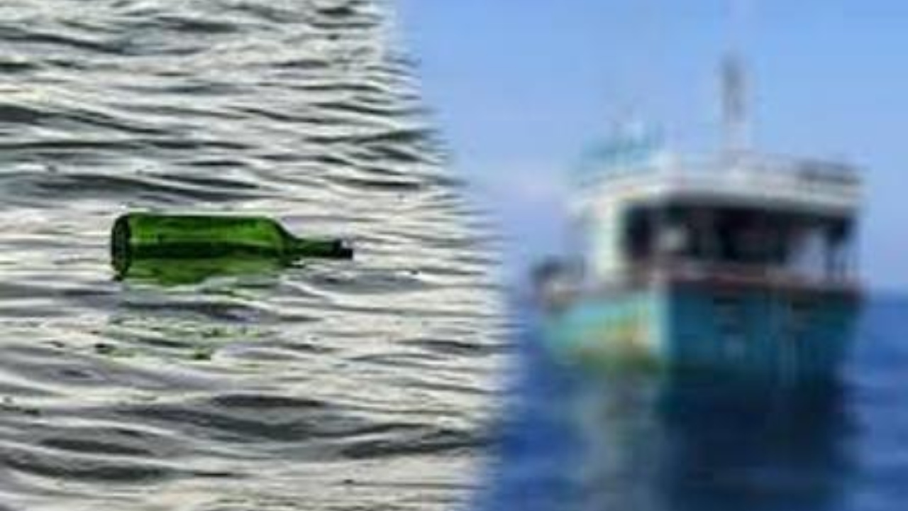 මුහුදේ පාවී ආ බෝතලයක තිබූ ද්‍රාවණයක් පානය කළ දෙදෙනෙකු මරුට – තවත් 2ක් රෝහලේ