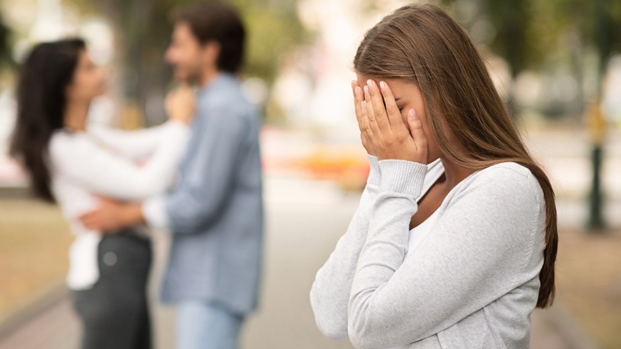 අනියම් සම්බන්ධතාවලට යොමුවීම වැඩිවෙලා – අලුත්ම හෙළිදරව්ව මෙන්න